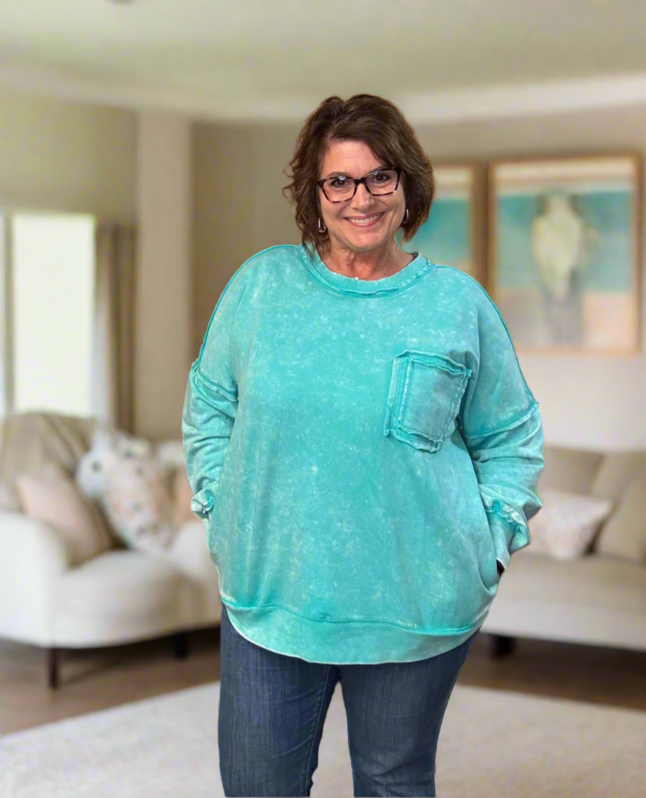 CURVY Wear Everywhere Pullover