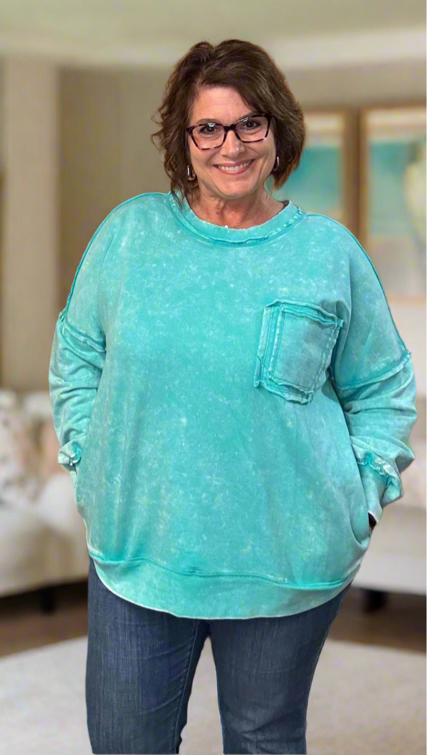 CURVY Wear Everywhere Pullover