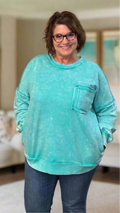 CURVY Wear Everywhere Pullover