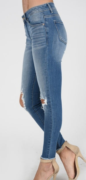 Out of the Park Kancan Distressed Jeans